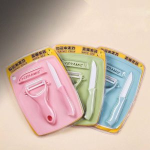 Mini Plastic Chopping Board, Peeler and Knife Set