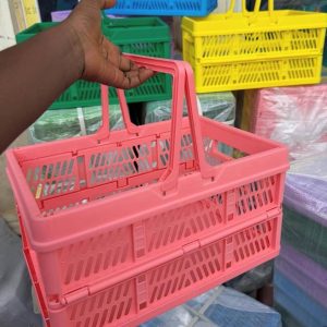 Foldable shopping basket